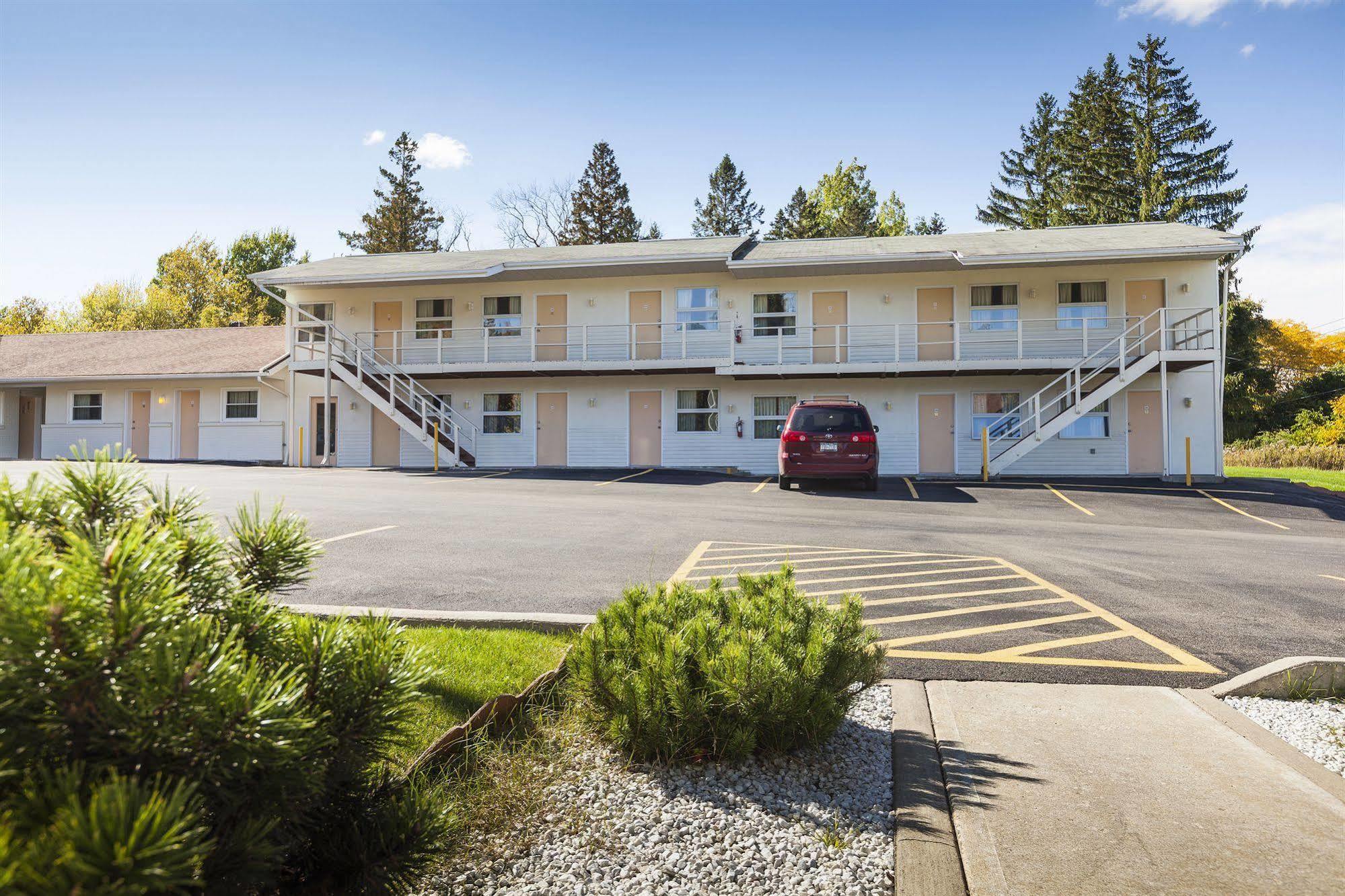 Embassy Inn Motel Ithaca Exterior foto